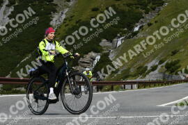 Fotó #2625169 | 13-08-2022 11:14 | Passo Dello Stelvio - Vízesés kanyar Bicajosok