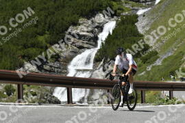 Fotó #3595008 | 27-07-2023 13:30 | Passo Dello Stelvio - Vízesés kanyar Bicajosok