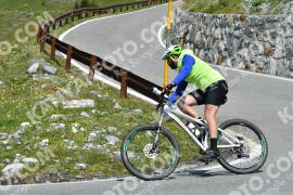 Photo #2400320 | 25-07-2022 12:30 | Passo Dello Stelvio - Waterfall curve BICYCLES