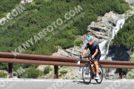 Photo #2368677 | 22-07-2022 10:29 | Passo Dello Stelvio - Waterfall curve BICYCLES