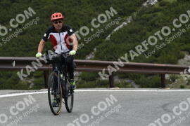 Fotó #2131111 | 16-06-2022 10:35 | Passo Dello Stelvio - Vízesés kanyar Bicajosok