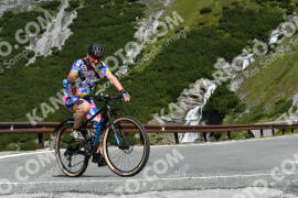 Photo #2412445 | 26-07-2022 10:29 | Passo Dello Stelvio - Waterfall curve BICYCLES
