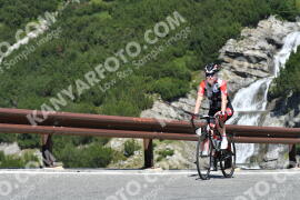 Photo #2352873 | 19-07-2022 11:20 | Passo Dello Stelvio - Waterfall curve BICYCLES
