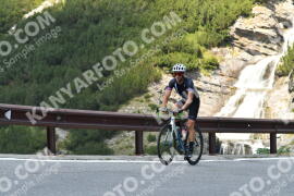 Photo #2371561 | 22-07-2022 13:26 | Passo Dello Stelvio - Waterfall curve BICYCLES