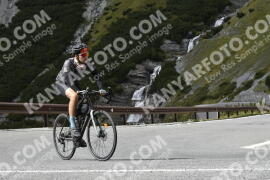 Fotó #2799921 | 02-09-2022 14:18 | Passo Dello Stelvio - Vízesés kanyar Bicajosok