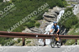 Photo #2354941 | 19-07-2022 11:36 | Passo Dello Stelvio - Waterfall curve BICYCLES