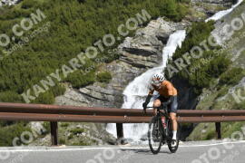 Photo #3123544 | 17-06-2023 10:01 | Passo Dello Stelvio - Waterfall curve BICYCLES