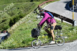 Photo #2183454 | 25-06-2022 09:25 | Passo Dello Stelvio - Waterfall curve BICYCLES