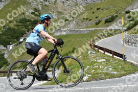 Photo #2418303 | 27-07-2022 12:37 | Passo Dello Stelvio - Waterfall curve BICYCLES