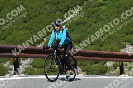 Fotó #4101743 | 31-08-2023 11:16 | Passo Dello Stelvio - Vízesés kanyar Bicajosok
