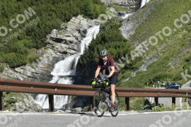 Fotó #3497292 | 16-07-2023 09:57 | Passo Dello Stelvio - Vízesés kanyar Bicajosok