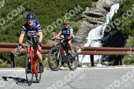 Photo #2184385 | 25-06-2022 09:59 | Passo Dello Stelvio - Waterfall curve BICYCLES