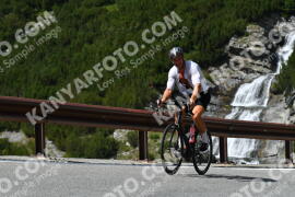 Fotó #4011598 | 21-08-2023 14:01 | Passo Dello Stelvio - Vízesés kanyar Bicajosok