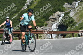 Photo #2368592 | 22-07-2022 10:15 | Passo Dello Stelvio - Waterfall curve BICYCLES