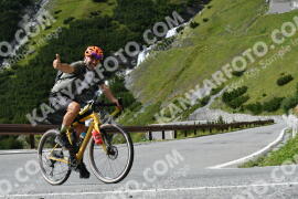 Fotó #2464547 | 31-07-2022 16:14 | Passo Dello Stelvio - Vízesés kanyar Bicajosok