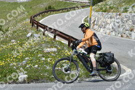 Fotó #3520876 | 17-07-2023 13:51 | Passo Dello Stelvio - Vízesés kanyar Bicajosok