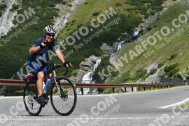 Photo #2363305 | 21-07-2022 10:38 | Passo Dello Stelvio - Waterfall curve BICYCLES
