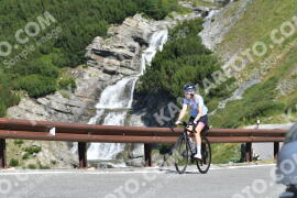 Photo #2398345 | 25-07-2022 10:35 | Passo Dello Stelvio - Waterfall curve BICYCLES