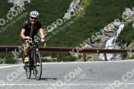 Photo #2355427 | 19-07-2022 12:12 | Passo Dello Stelvio - Waterfall curve BICYCLES