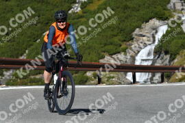 Fotó #4305425 | 26-09-2023 11:08 | Passo Dello Stelvio - Vízesés kanyar Bicajosok