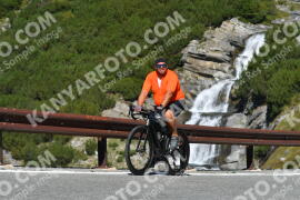 Fotó #4246469 | 11-09-2023 11:00 | Passo Dello Stelvio - Vízesés kanyar Bicajosok