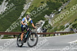 Photo #2398476 | 25-07-2022 10:39 | Passo Dello Stelvio - Waterfall curve BICYCLES