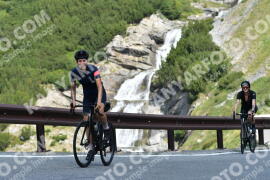 Photo #2363345 | 21-07-2022 10:49 | Passo Dello Stelvio - Waterfall curve BICYCLES