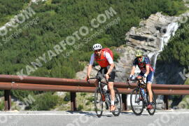 Photo #2397930 | 25-07-2022 10:07 | Passo Dello Stelvio - Waterfall curve BICYCLES