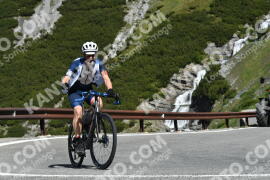 Fotó #2145971 | 18-06-2022 10:23 | Passo Dello Stelvio - Vízesés kanyar Bicajosok