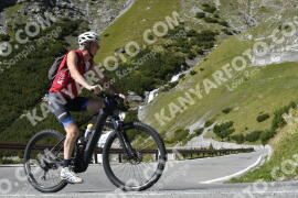 Photo #2721763 | 23-08-2022 14:47 | Passo Dello Stelvio - Waterfall curve BICYCLES