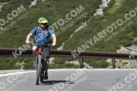 Photo #2726082 | 24-08-2022 11:49 | Passo Dello Stelvio - Waterfall curve BICYCLES