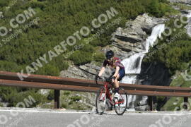 Fotó #3349567 | 04-07-2023 10:16 | Passo Dello Stelvio - Vízesés kanyar Bicajosok