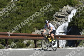 Photo #3225469 | 25-06-2023 09:49 | Passo Dello Stelvio - Waterfall curve BICYCLES