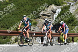 Photo #2503383 | 04-08-2022 10:40 | Passo Dello Stelvio - Waterfall curve BICYCLES