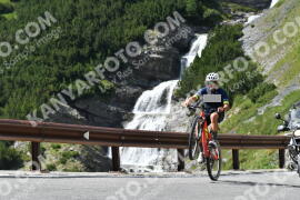Photo #2337853 | 17-07-2022 15:51 | Passo Dello Stelvio - Waterfall curve BICYCLES