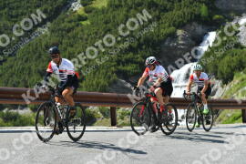 Photo #2161116 | 19-06-2022 16:08 | Passo Dello Stelvio - Waterfall curve BICYCLES