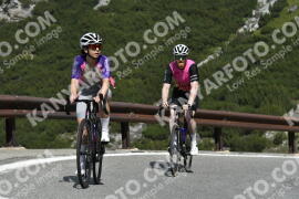 Fotó #3555901 | 23-07-2023 10:31 | Passo Dello Stelvio - Vízesés kanyar Bicajosok