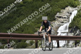 Fotó #3620762 | 29-07-2023 11:24 | Passo Dello Stelvio - Vízesés kanyar Bicajosok
