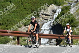 Fotó #3971016 | 19-08-2023 10:04 | Passo Dello Stelvio - Vízesés kanyar Bicajosok