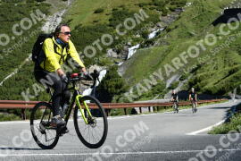 Photo #2183371 | 25-06-2022 09:19 | Passo Dello Stelvio - Waterfall curve BICYCLES