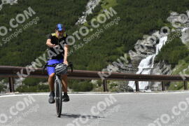 Photo #3559693 | 23-07-2023 13:16 | Passo Dello Stelvio - Waterfall curve BICYCLES