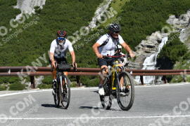 Fotó #2295204 | 13-07-2022 10:23 | Passo Dello Stelvio - Vízesés kanyar Bicajosok