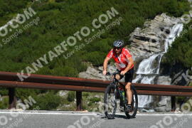 Photo #3985462 | 20-08-2023 10:47 | Passo Dello Stelvio - Waterfall curve BICYCLES