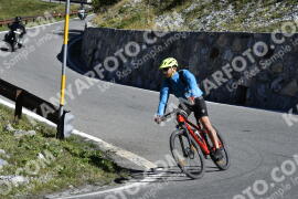 Photo #2728399 | 24-08-2022 10:16 | Passo Dello Stelvio - Waterfall curve BICYCLES