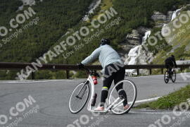 Fotó #2826834 | 05-09-2022 14:47 | Passo Dello Stelvio - Vízesés kanyar Bicajosok