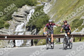 Photo #2752225 | 26-08-2022 11:09 | Passo Dello Stelvio - Waterfall curve BICYCLES