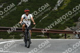 Fotó #2680973 | 17-08-2022 10:22 | Passo Dello Stelvio - Vízesés kanyar Bicajosok