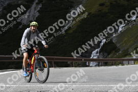 Fotó #2854835 | 11-09-2022 13:50 | Passo Dello Stelvio - Vízesés kanyar Bicajosok