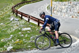 Photo #2192656 | 25-06-2022 14:41 | Passo Dello Stelvio - Waterfall curve BICYCLES