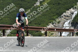 Photo #2360519 | 20-07-2022 11:05 | Passo Dello Stelvio - Waterfall curve BICYCLES